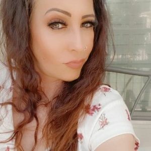 Meet your Posher, Desiree